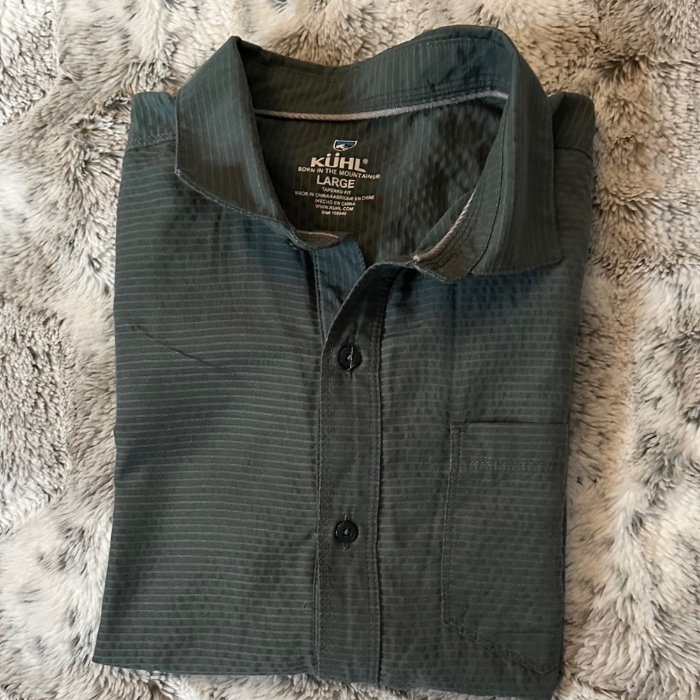 Mens’s Large Kuhl short sleeve